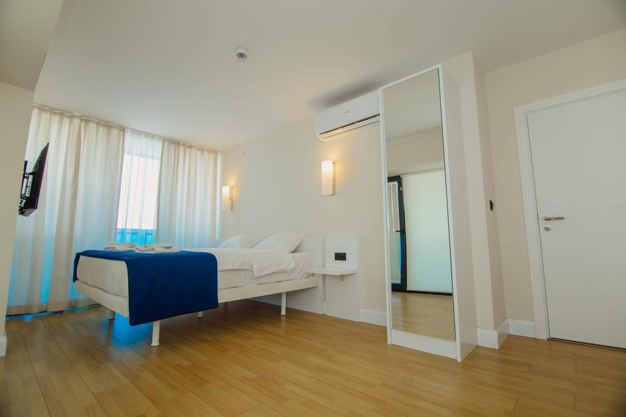 Orbi City Black Sea View Aparthotel Batumi Exterior photo