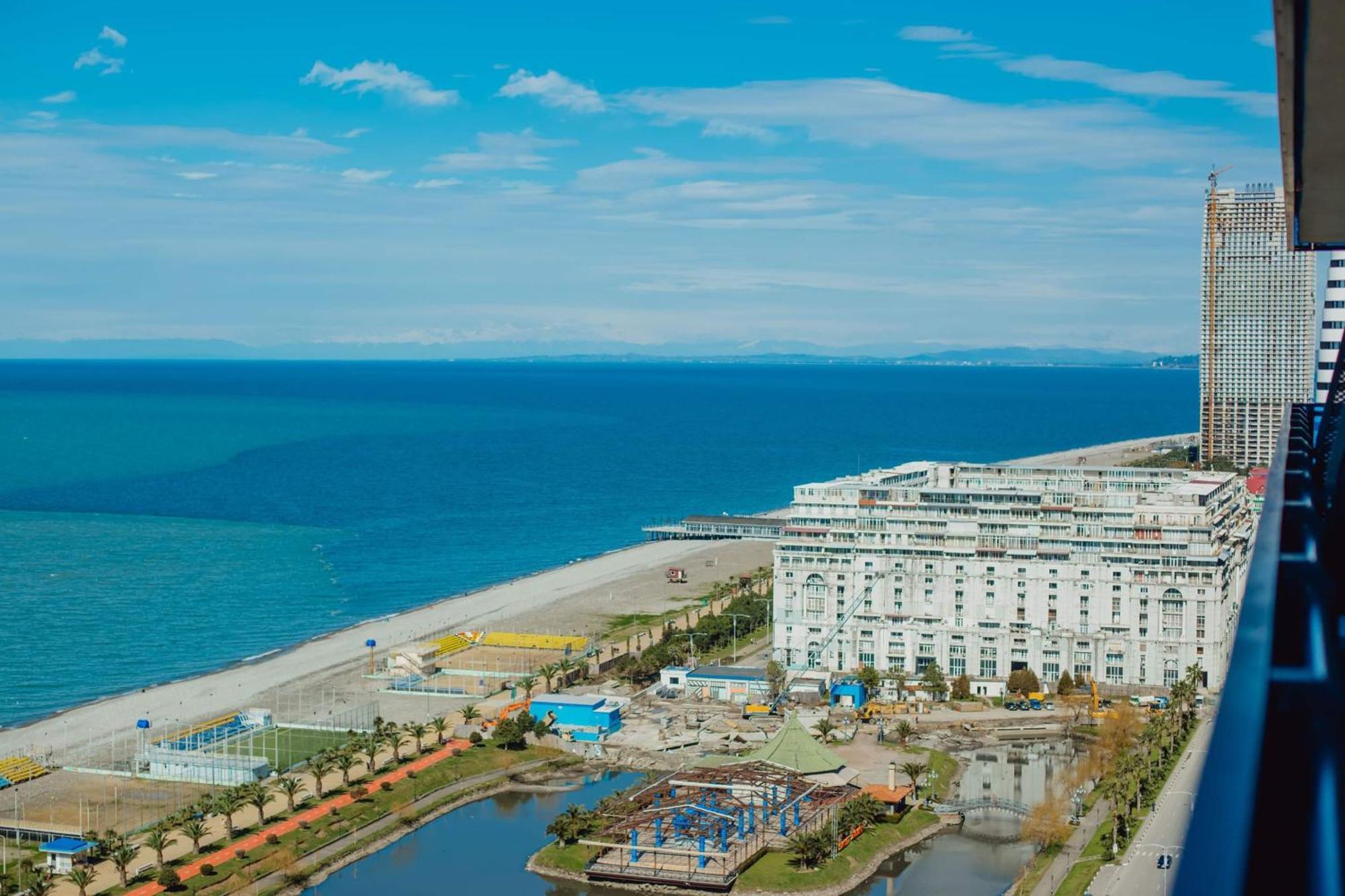 Orbi City Black Sea View Aparthotel Batumi Exterior photo