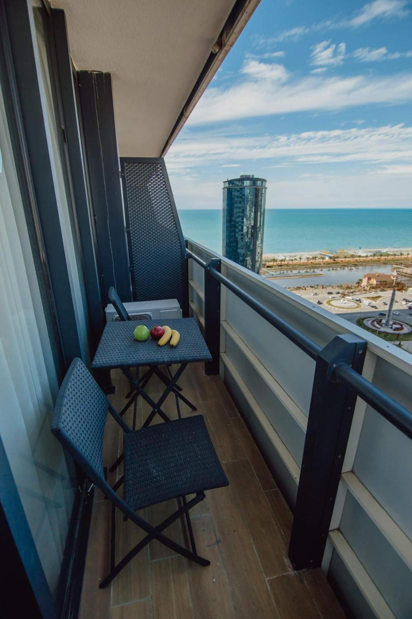 Orbi City Black Sea View Aparthotel Batumi Exterior photo
