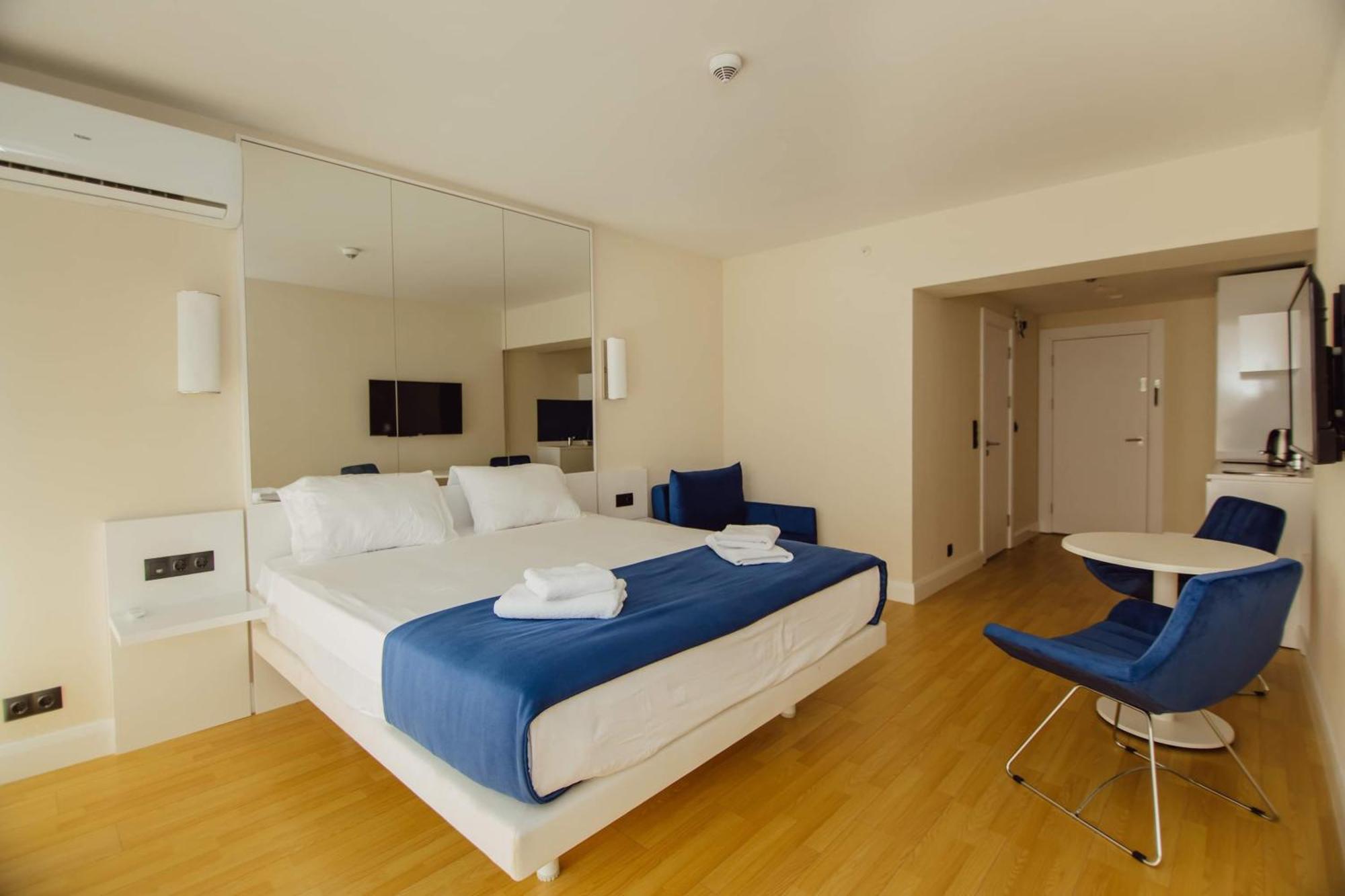 Orbi City Black Sea View Aparthotel Batumi Exterior photo