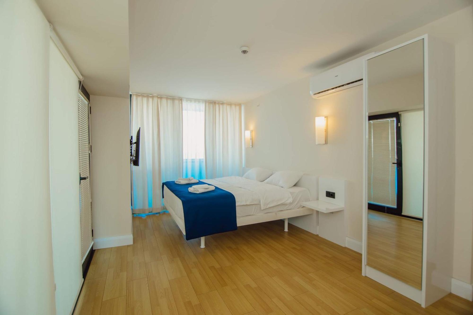 Orbi City Black Sea View Aparthotel Batumi Exterior photo